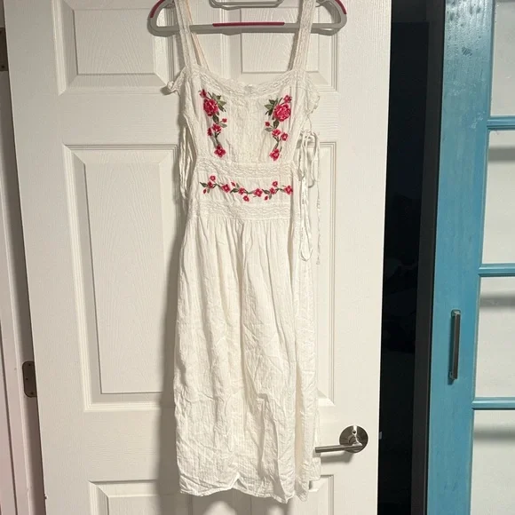 Love & Lemons - White Textured Dress - Picture 3 of 5